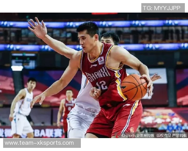 德里克怀特强调篮板球重要性呼吁全队全力以赴冲抢每一个篮板