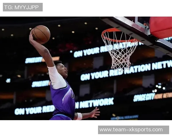 弗拉格今日表现出色砍下33分9板9助期待在圣诞节赢得更多比赛 弗拉格今日表现出色砍下33分9板9助期待在圣诞节赢得更多比赛