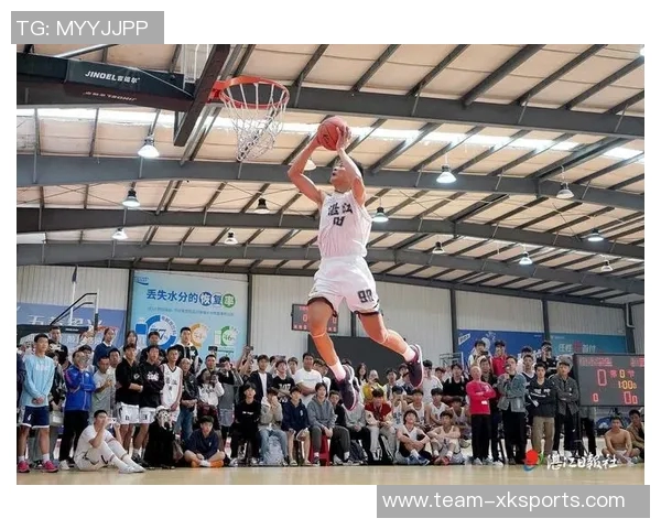 能扣篮的姑娘越来越多了她们在篮球场上展现出无限魅力与力量